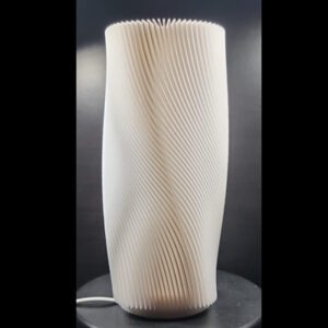 Verlichting Gedraaid Wit Lampje – 3D Geprint, 18 cm 3D Print & Laser Service Achterhoek