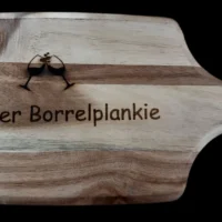 Lekker borrelplankie Achterhoekse Producten – Leuk als cadeau of souvenir 3D Print & Laser Service Achterhoek Lekker borrelplankie