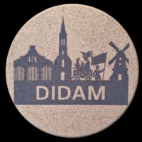 Pannen onderzetter Didam iconische plekken Achterhoekse Producten – Leuk als cadeau of souvenir 3D Print & Laser Service Achterhoek Ronde kurken pannen onderzetter met iconische plekken van Didam, laser gegraveerd met de kerk, Markthal, molen en een corsofiguur