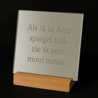 Spiegel tegel met gegraveerde eigen tekst Tegeltjes 3D Print & Laser Service Achterhoek Spiegel tegel met gegraveerde eigen tekst