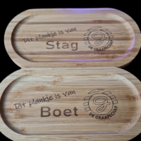 Achterhoekse Producten – Leuk als cadeau of souvenir Gepersonaliseerd Bamboe Koffieplankje – Met Gravure 3D Print & Laser Service Achterhoek